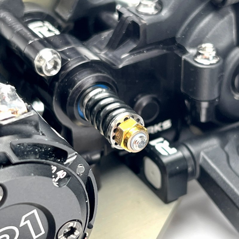 R1 Wurks - Titanium slipper spring adapter set - pr (AE B7, B6, T6, SC6) - Image 3