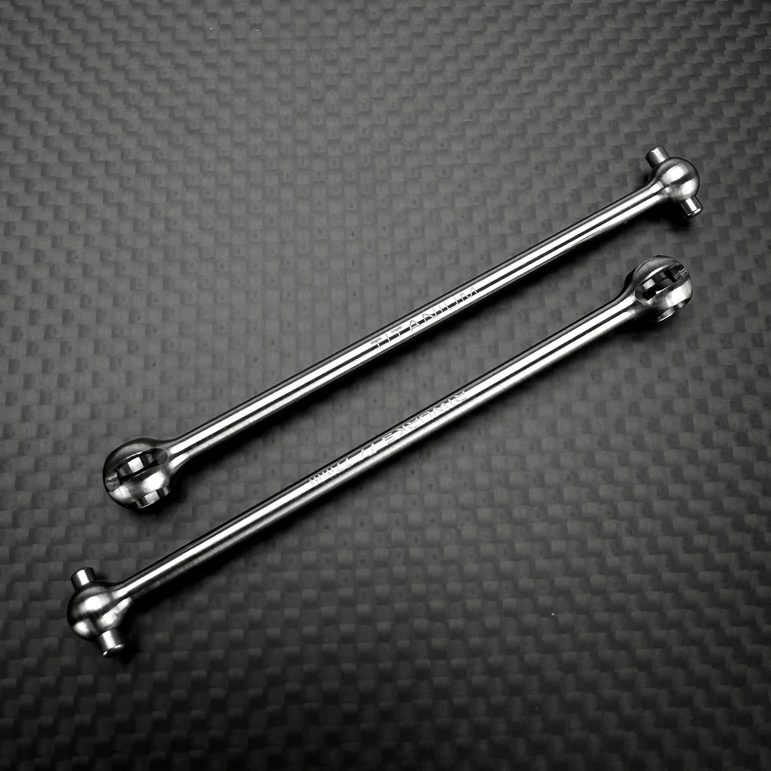 R1 Wurks - Titanium ultra-lightweight 77mm CVA bones - pr (Xray XB2 or XB4)