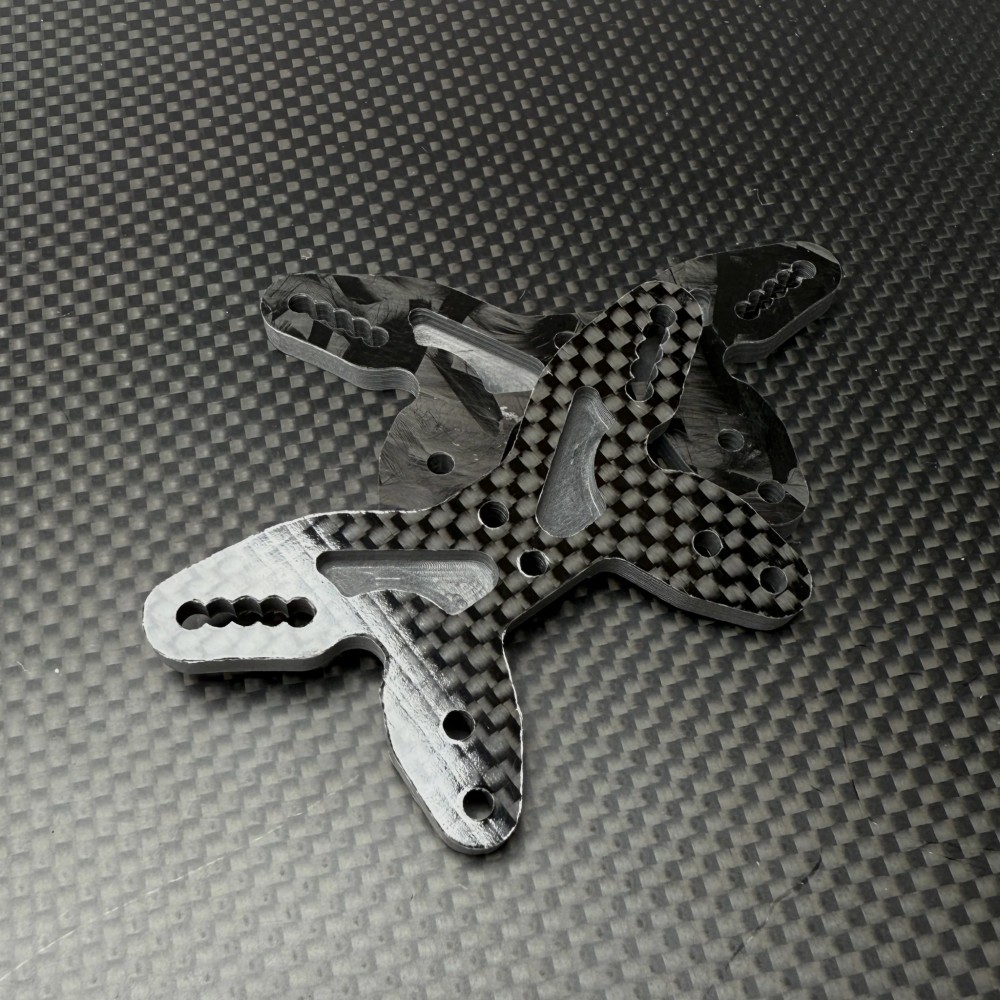 R1 Wurks – Gloss carbon fibre -3mm front shock tower (Schumacher Cougar LD3) - Image 3