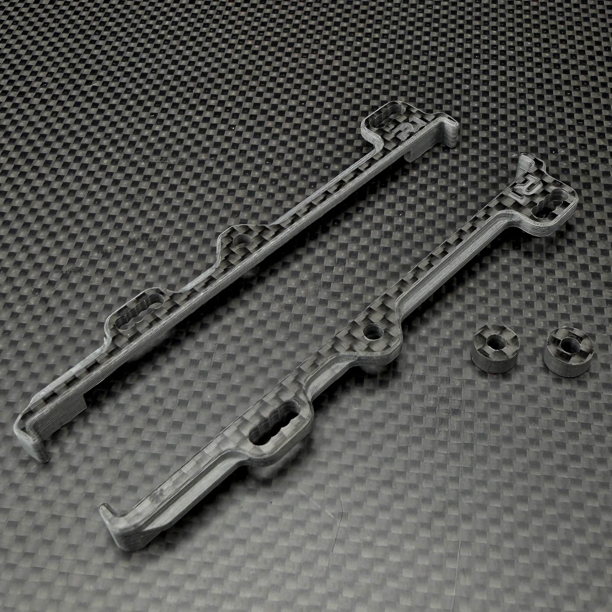 R1 Wurks - Carbon fibre battery mounts - inline (R1B)
