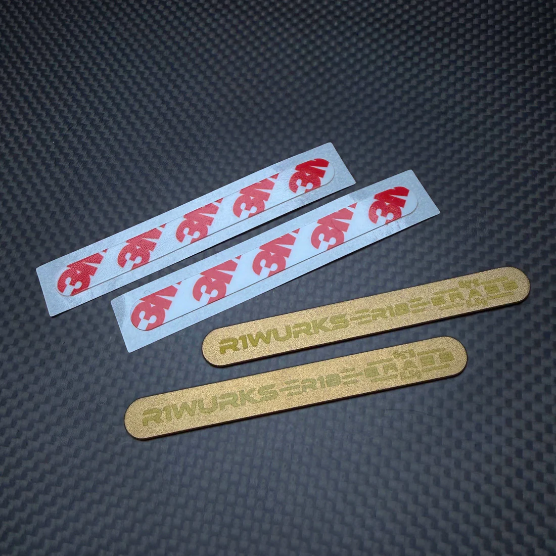 R1 Wurks - Brass chassis weights - long inner - 5.5g each - pr (R1B)