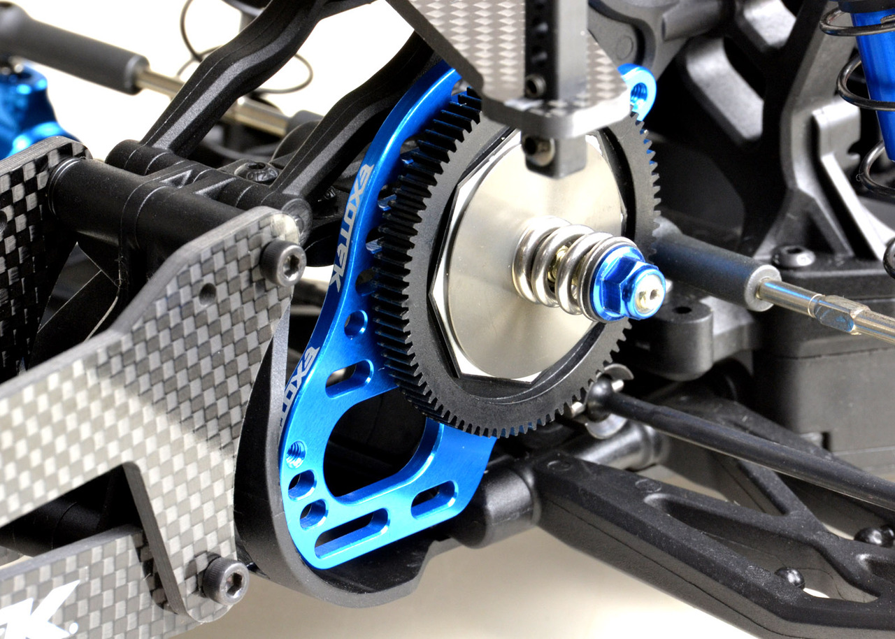 Blue slotted lightweight aluminium motor plate (Associated DR10)